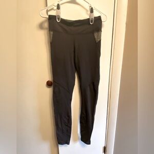 Lululemon Sz 6 Leggings Charcoal and Light Gray